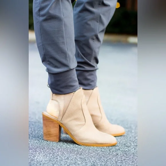 Athleta Soho (original) Lined Joggers-Charcoal - Picture 3 of 15